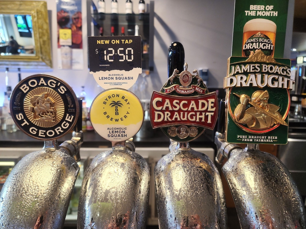 Central Hotel - Bar, Bistro, Gaming & Accommodation by null