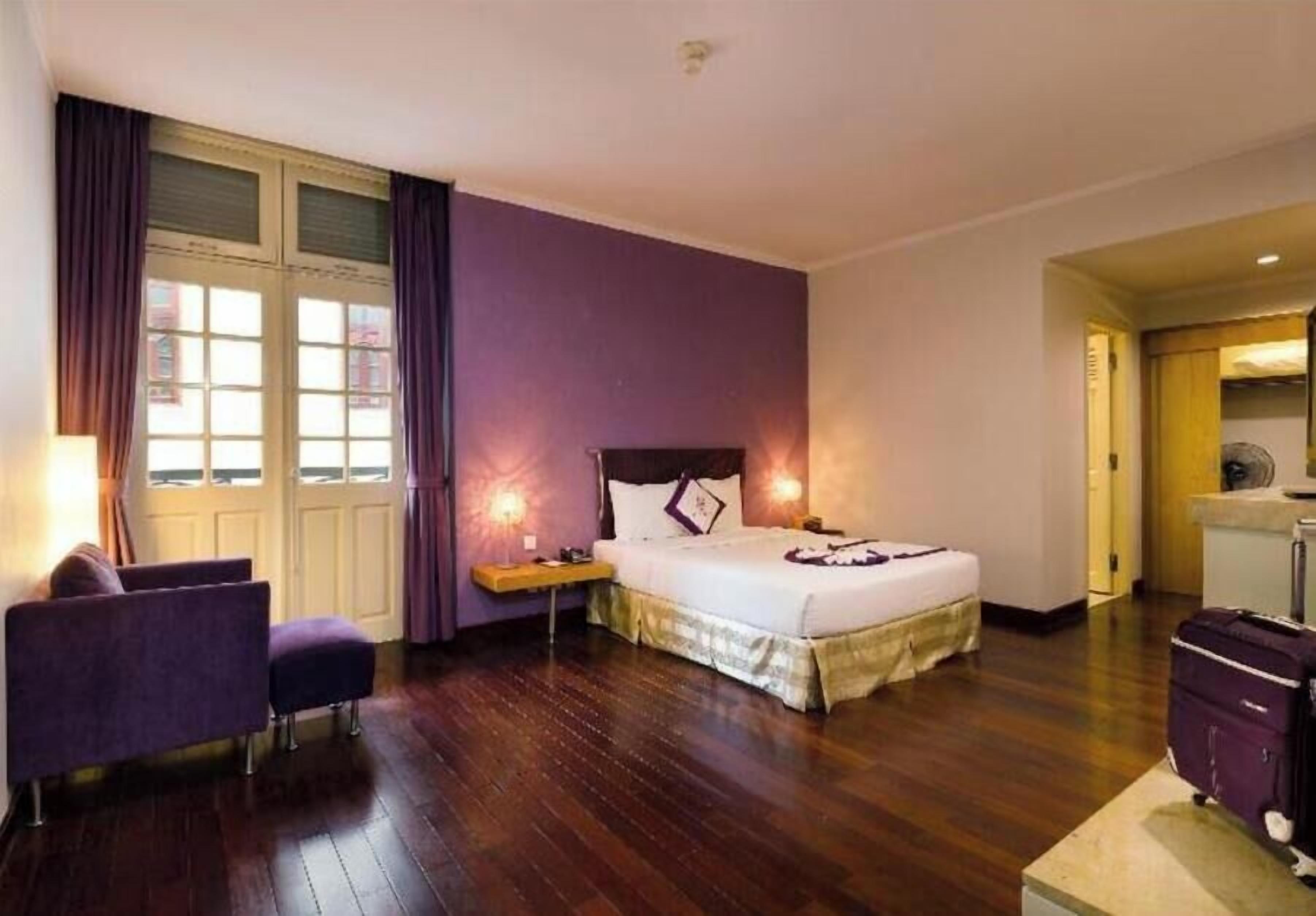 Minibar, in-room safe, desk, blackout curtains