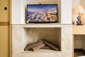 Minibar, in-room safe, desk, blackout curtains - TTC Hotel - Ngoc Lan (Da Lat)