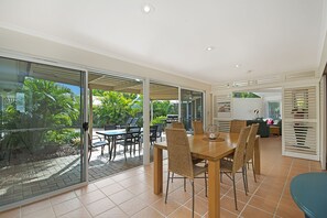 Interior entrance - 44 Cooran Court (Noosa Heads)