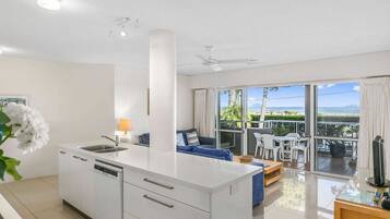 Apartment, 2 Bedrooms (with balcony) | Private kitchen