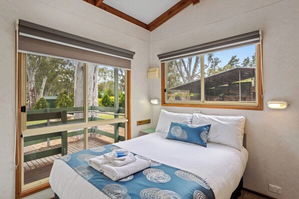 Standard 2 Bedroom Cabin - Pet Friendly | 1 bedroom, free WiFi - Discovery Parks - Clare (Clare)