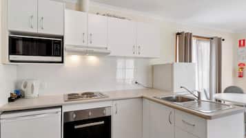 Superior 2 Bedroom Cabin - Sleeps 6 | 私人厨房 | 冰箱、微波炉、炉灶、茶具/咖啡用具
