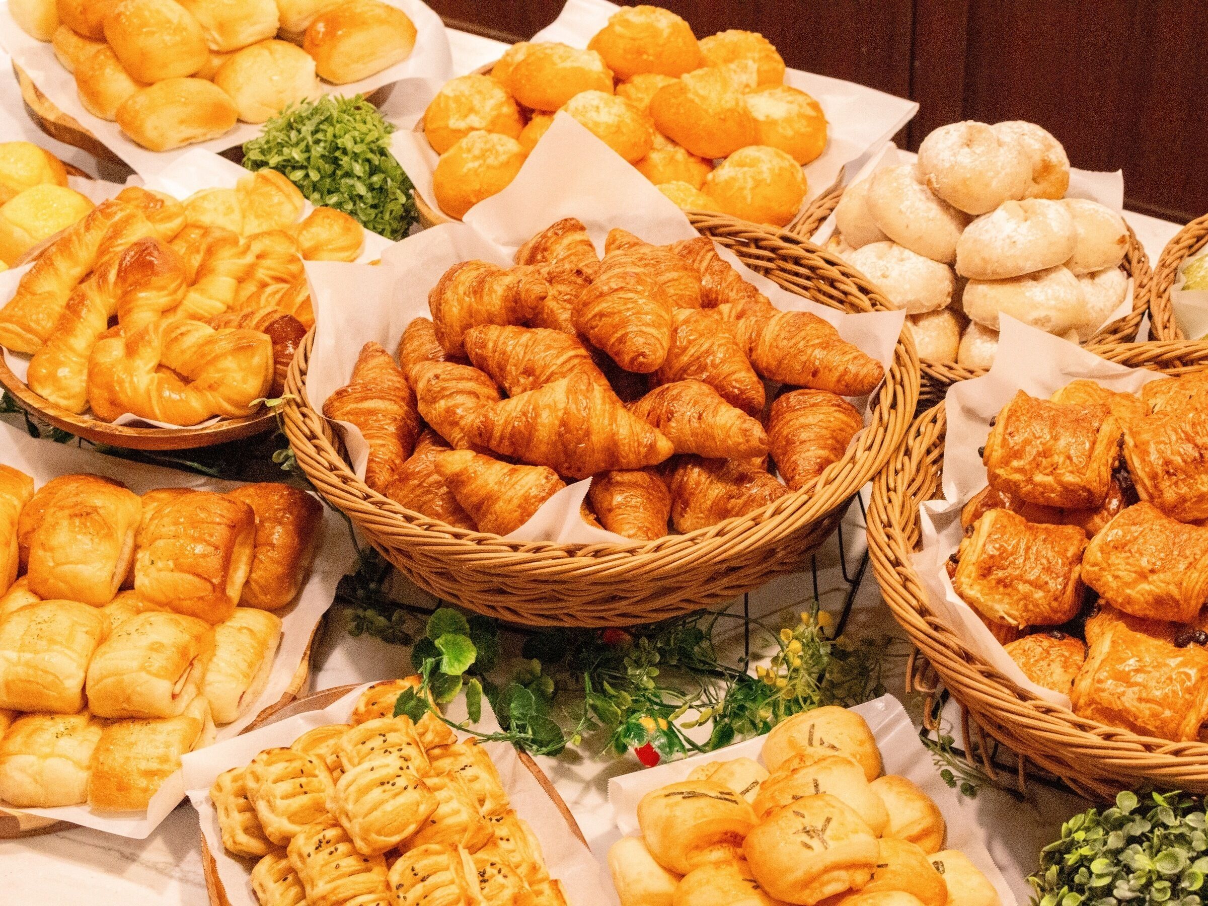Daily buffet breakfast (JPY 500 per person)