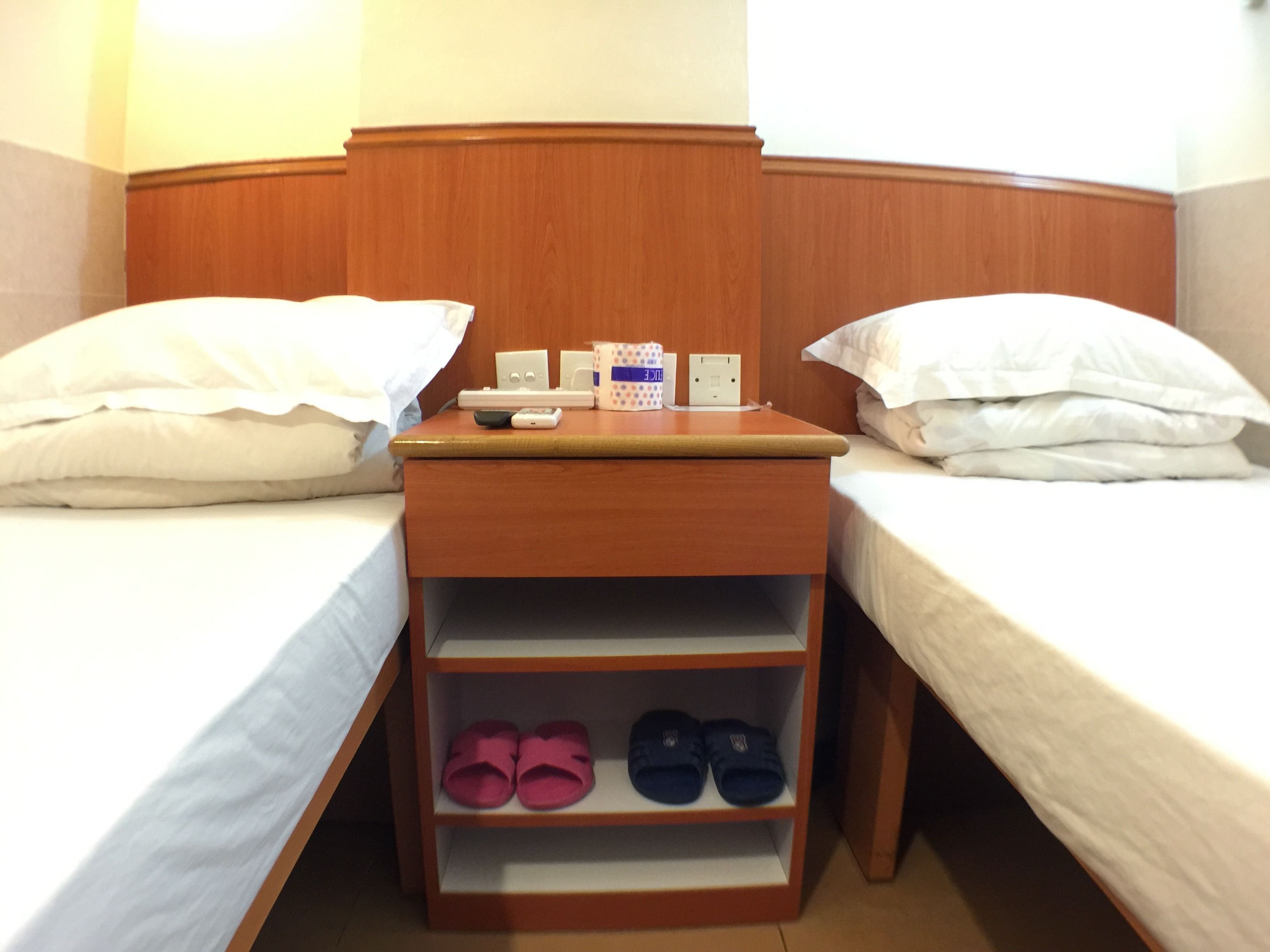 标准双床房 | 遮光窗帘、熨斗/熨板、免费 WiFi、床单