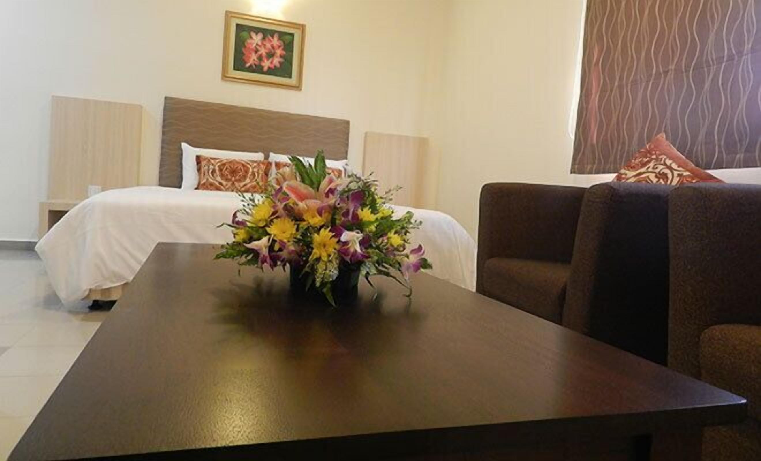 Deluxe Studio | Living area