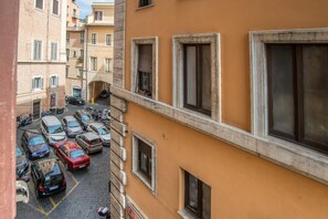 Double Room | View from room - Pantheon Caesar Relais (Rome)