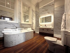Bathroom - Morgans Hotel (Swansea)