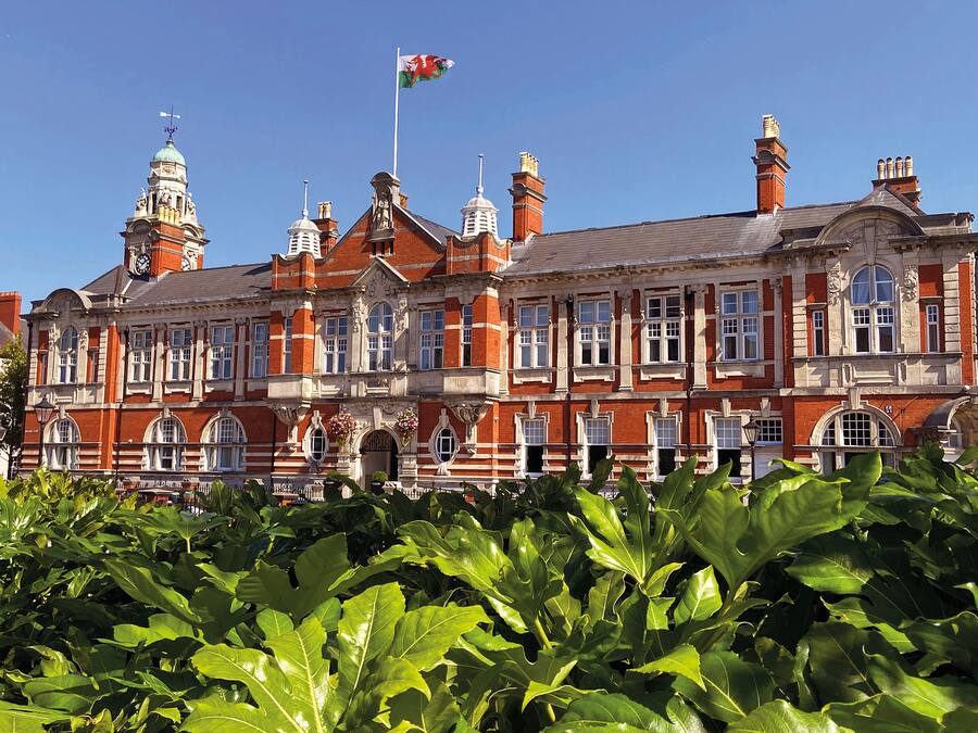 Vista frontal de la propiedad