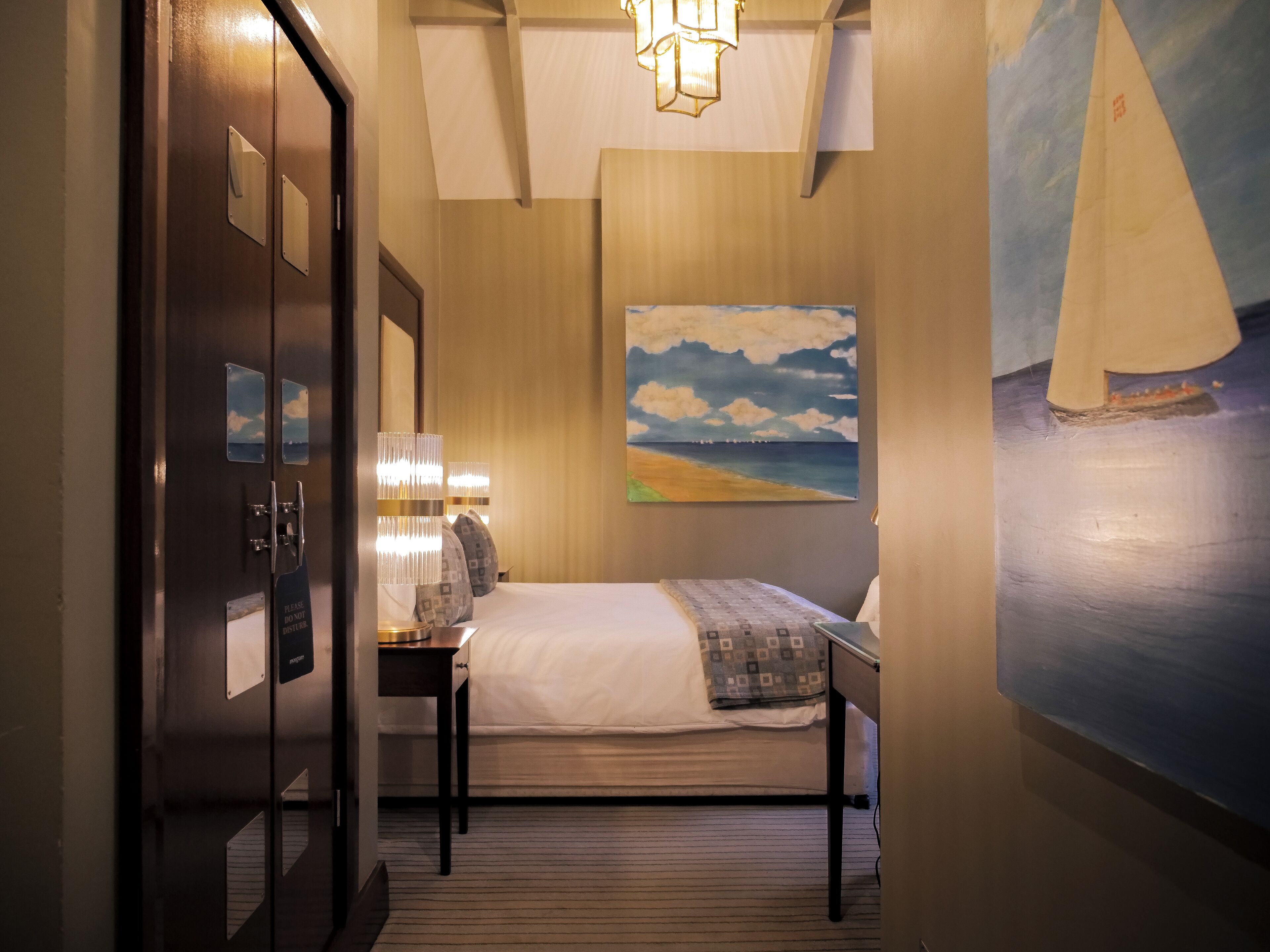 Egyptian cotton sheets, hypo-allergenic bedding, in-room safe