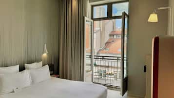 Doppia Classic, balcone | Biancheria da letto di alta qualità, cassaforte in camera, una scrivania
