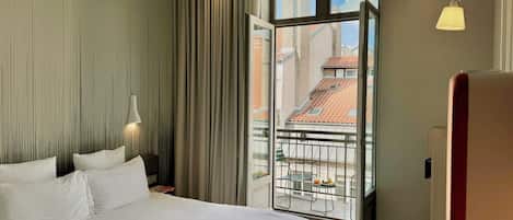 Chambre Classique avec balcon incluant collations et boissons en libre-service au Club