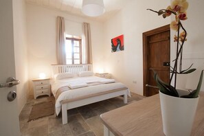 熨斗/熨板、免费婴儿床、免费 WiFi、床单