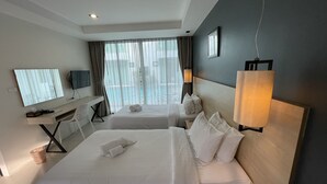 ห้องทวิน, ใช้สระว่ายน้ำได้