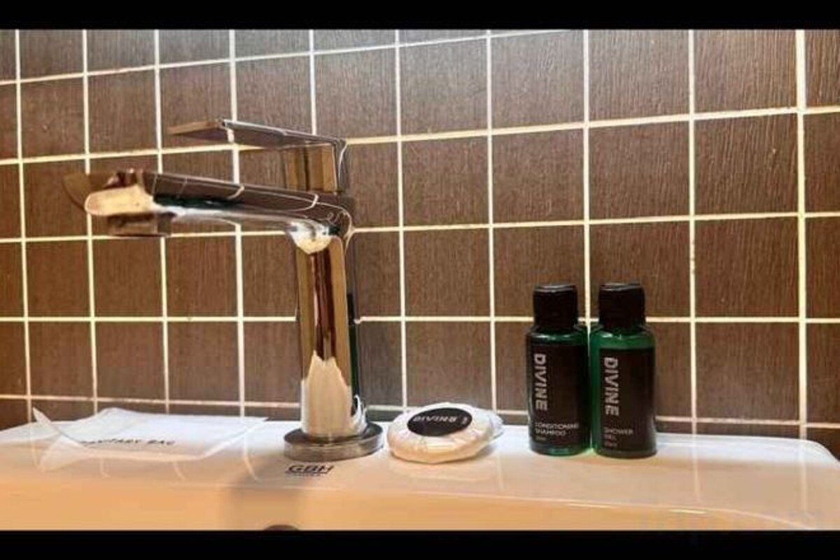Bathroom | Shower, hair dryer, bidet, towels