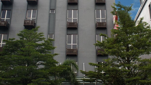 A hotel building with a sign reading "my hotel @ central". - My Hotel @ Sentral (Kuala Lumpur)
