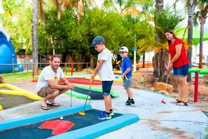 Sân golf mini