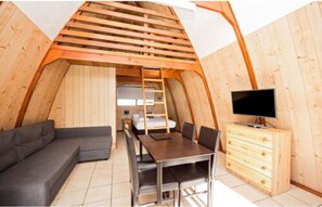 Ruokailu omassa huoneessa