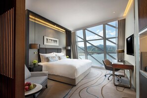 Standard Room, Lake View | Premium bedding, minibar, in-room safe, desk