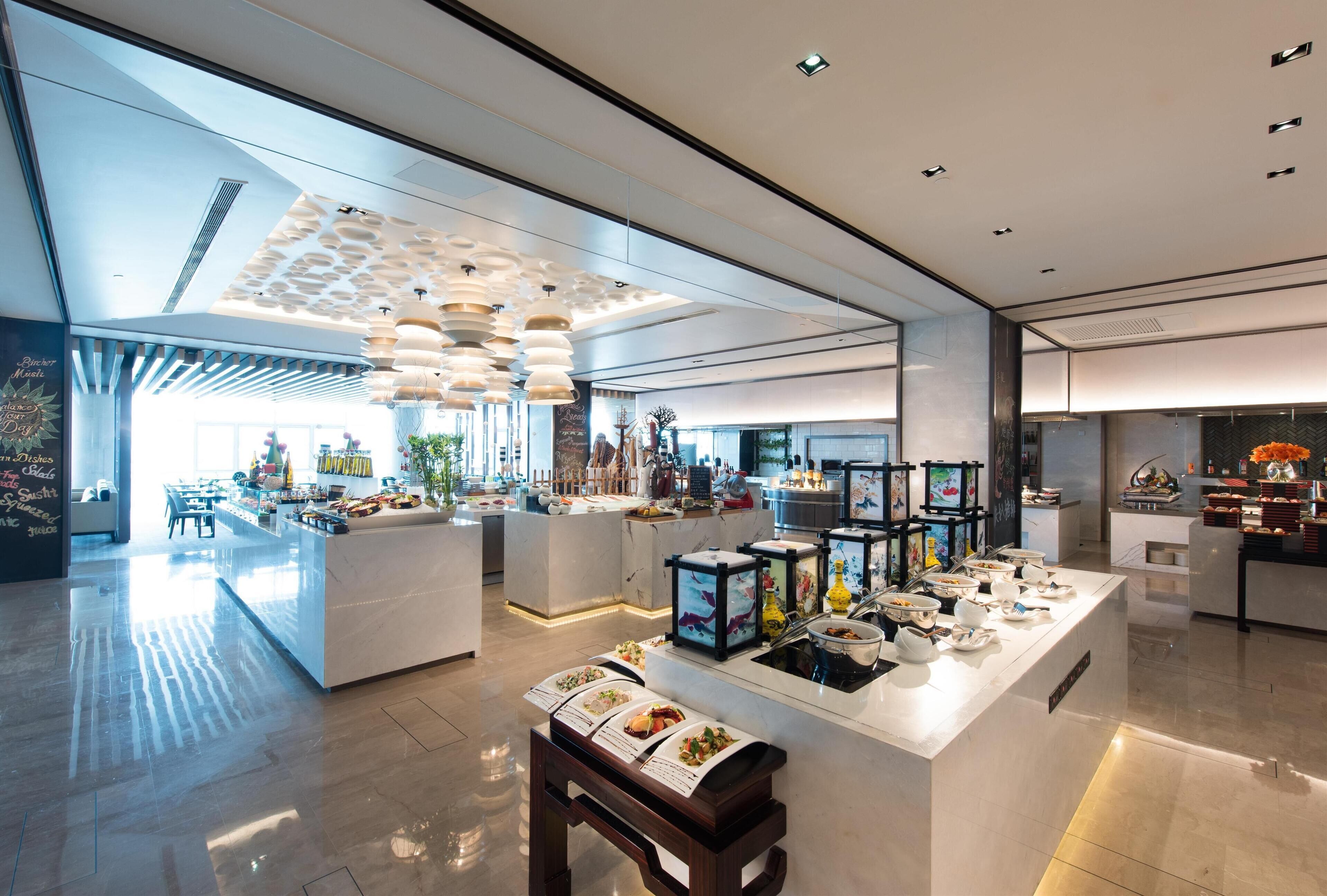 3 restaurants, breakfast, lunch, dinner served; german cuisine