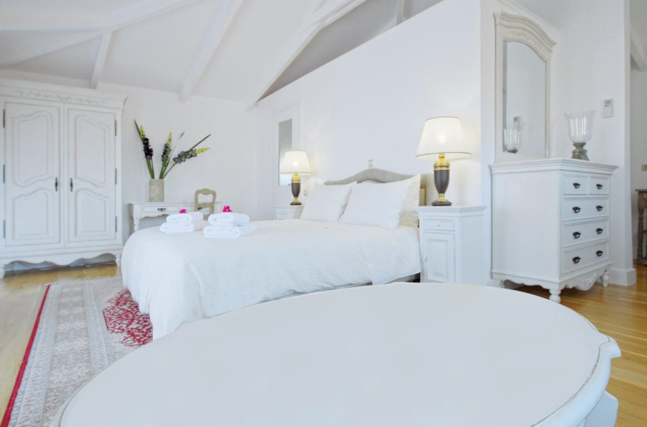 minibar, in-room safe, desk, laptop workspace