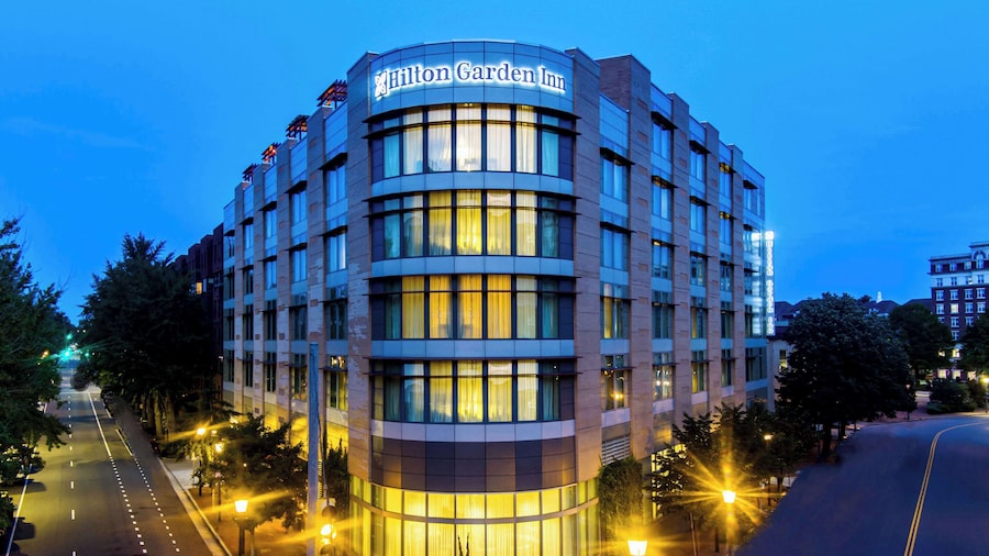 Hilton Garden Inn Alexandria Old Town National Harbor