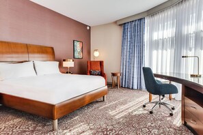 In-room safe, blackout curtains, iron/ironing board, free WiFi - Hilton Garden Inn Alexandria Old Town National Harbor (Alexandria)