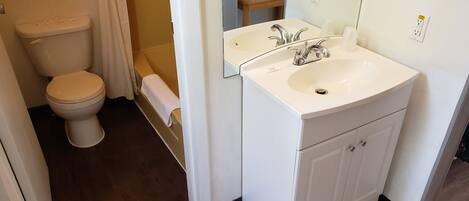 Standard Room, 1 Queen Bed | Desk, blackout drapes, iron/ironing board, WiFi