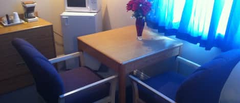 Superior Room (Jacuzzi) | In-room dining