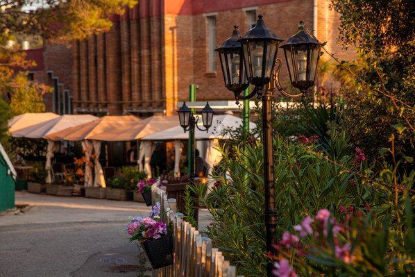 Exterior detail - INOUT Hostel Barcelona (Barcelona)