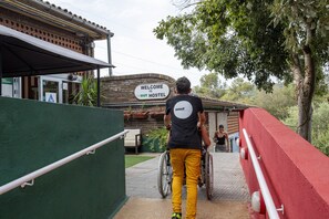 Reception - INOUT Hostel Barcelona (Barcelona)