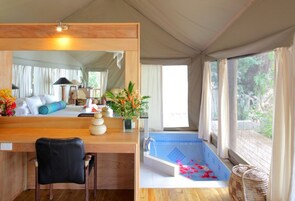 Ropa de cama de alta calidad, colchones con pillow-top y minibar 