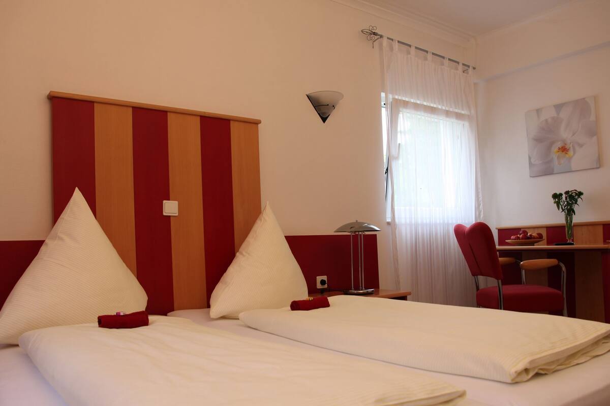 Double Room | Hypo-allergenic bedding available, minibar, desk