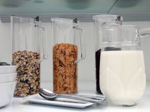Frühstücksbuffet gegen Gebühr