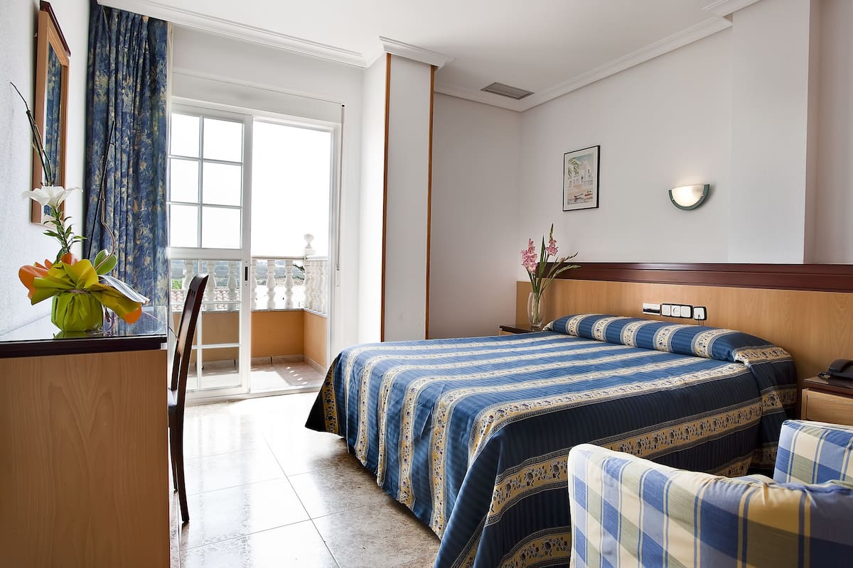 Free cots/infant beds, rollaway beds, free WiFi
