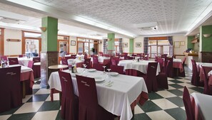 Breakfast, lunch and dinner served  - Blanca Brisa (Almeria)