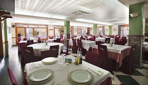 Breakfast, lunch, dinner served; Spanish cuisine