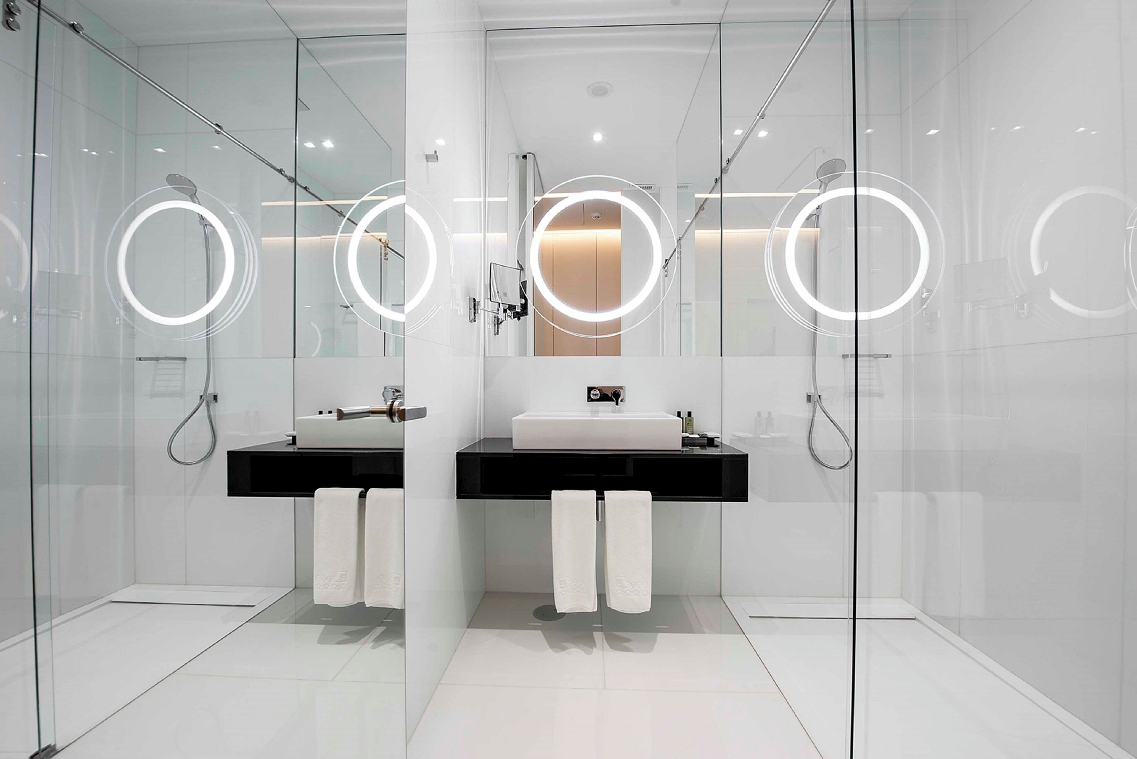 1 bedroom, premium bedding, memory-foam beds, minibar