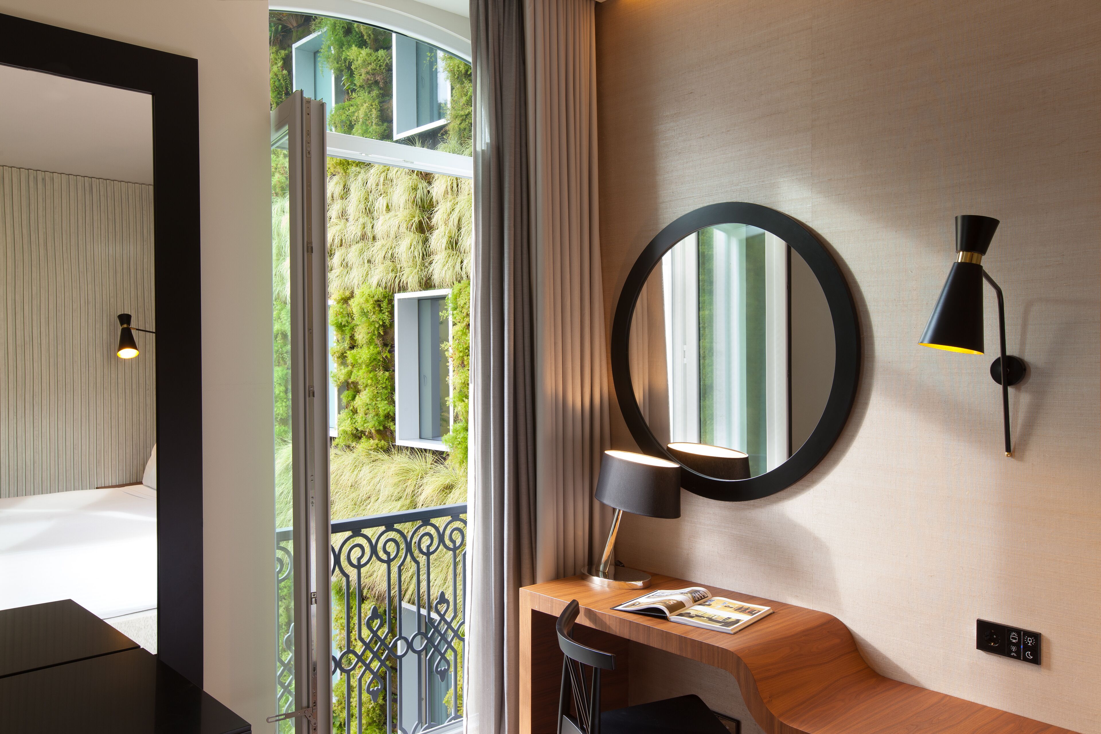 1 bedroom, premium bedding, memory-foam beds, minibar