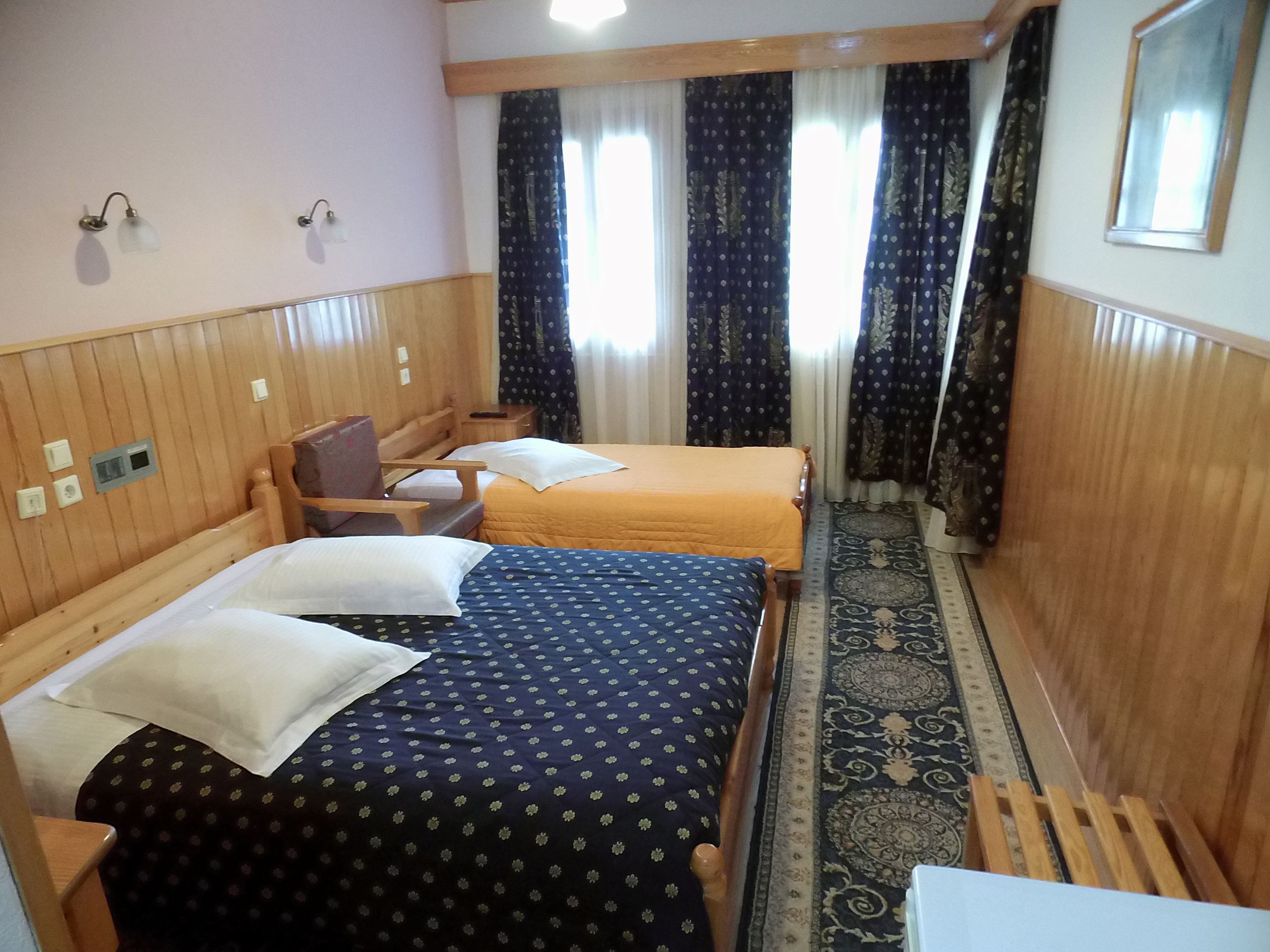 triple room, mountain view | blackout curtains, soundproofing, free wifi, bed sheets