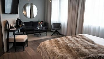 Deluxe Double Room with Spa Access | Truy cập Internet không dây miễn phí, bộ trải giường