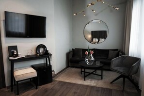 Deluxe Double Room with Spa Access | Truy cập Internet không dây miễn phí, bộ trải giường 