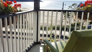 Panoramic House | Terrace/patio - La Merveilleuse - House and Pavilions (Tadoussac)