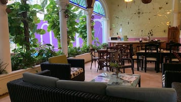 Aamiainen tarjolla, kansainvälinen keittiö