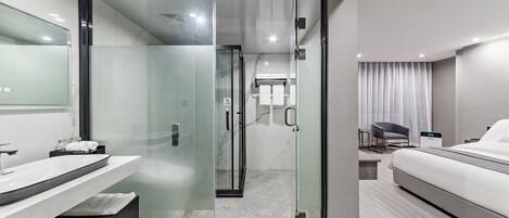 Chambre Ville, 1 trĂšs grand lit, vue ville | Salle de bain