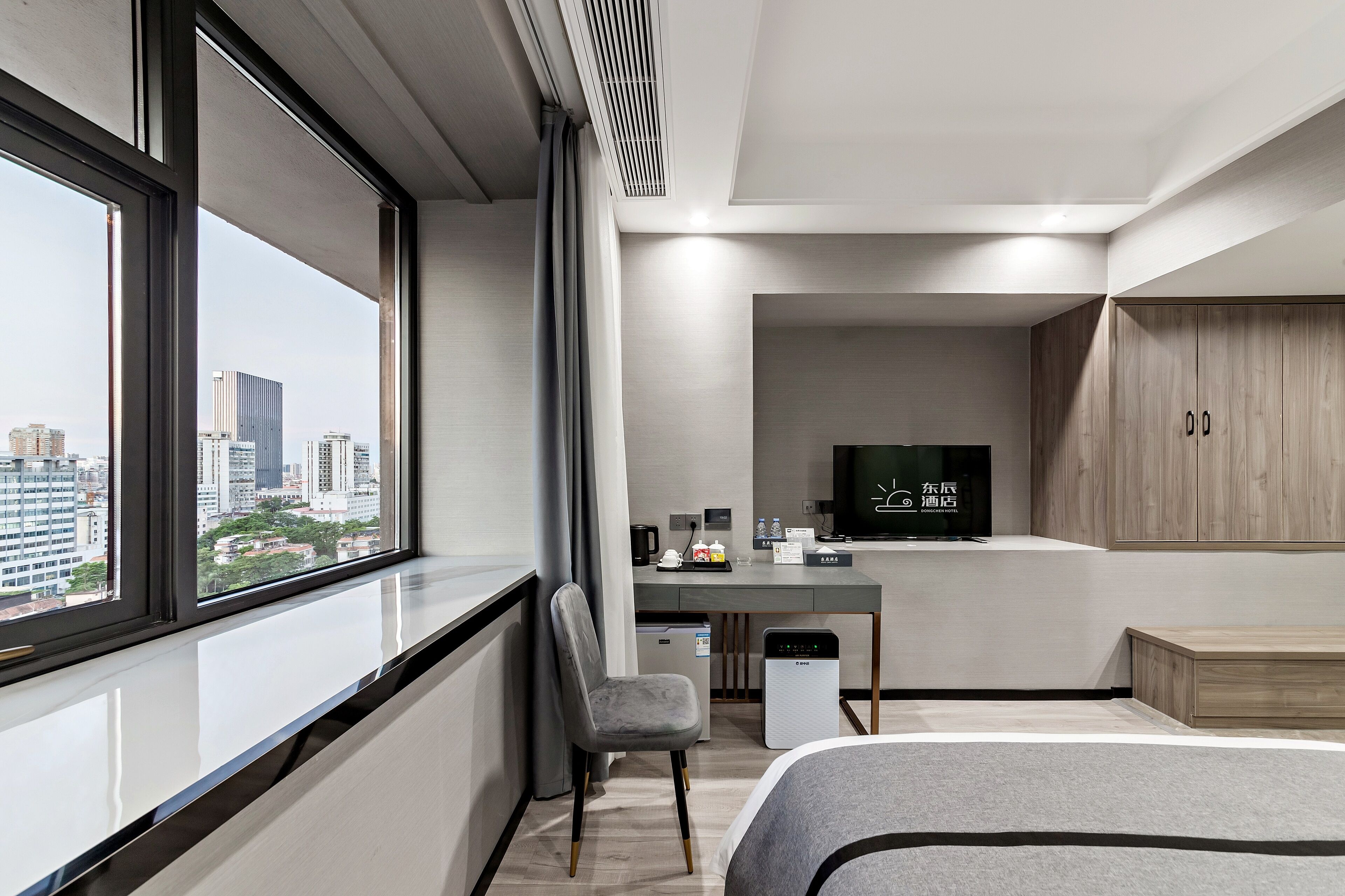 Habitación doble Confort | Escritorio, cortinas blackout, wifi gratis y ropa de cama 