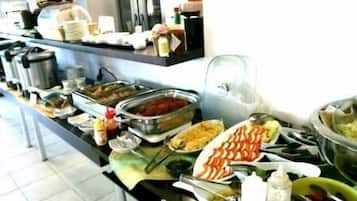 Daily buffet breakfast (JPY 1080 per person)