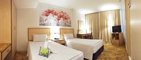 Superior Twin Room | Desk, iron/ironing board, free WiFi