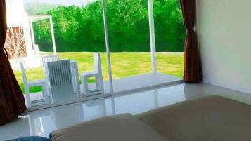 4 Bedrooms Villa | Terrace/patio