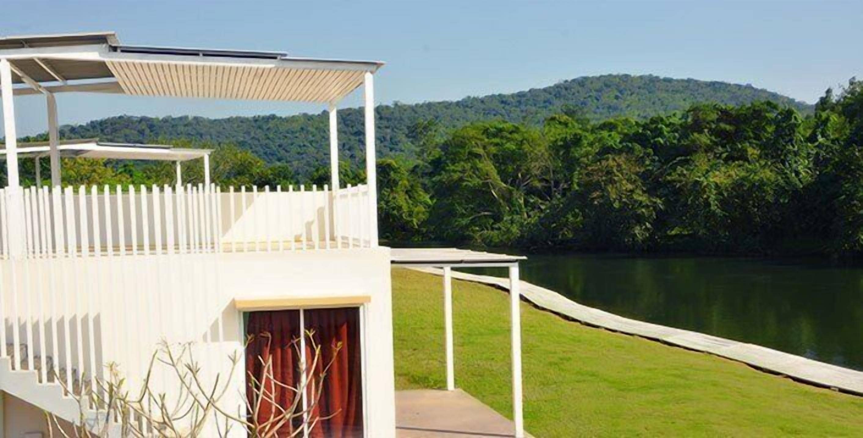 4 Bedrooms Villa | มินิบาร์, โต๊ะทำงาน